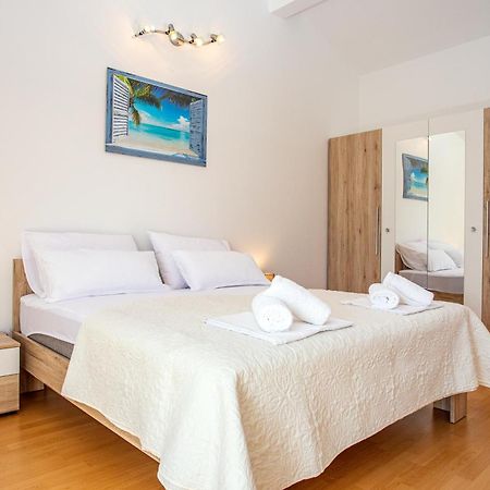 Apartments Adisa أوميس المظهر الخارجي الصورة