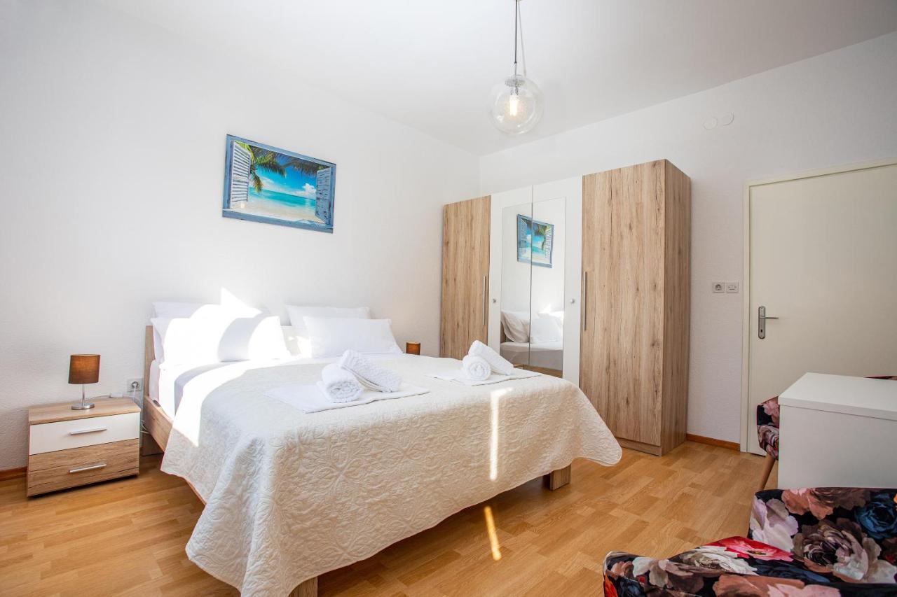 Apartments Adisa أوميس المظهر الخارجي الصورة