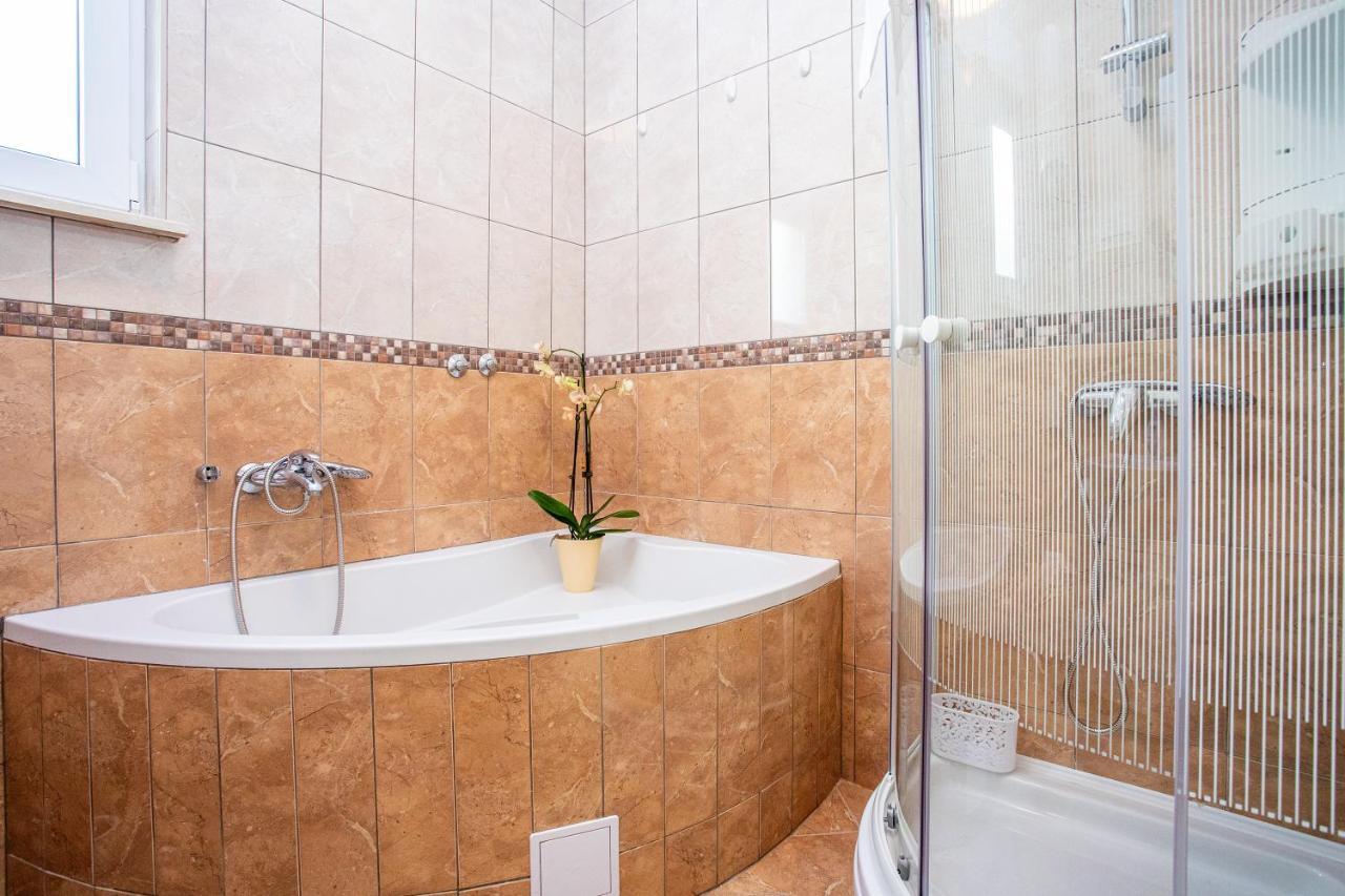 Apartments Adisa أوميس المظهر الخارجي الصورة