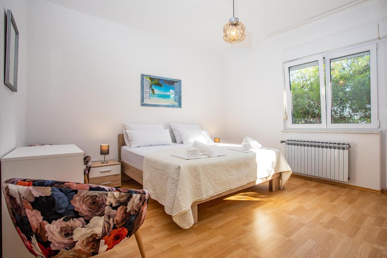 Apartments Adisa أوميس المظهر الخارجي الصورة
